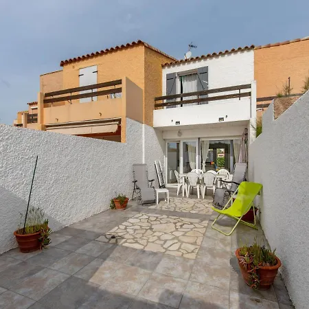 2 Bedroom For 6 Holiday home Agde