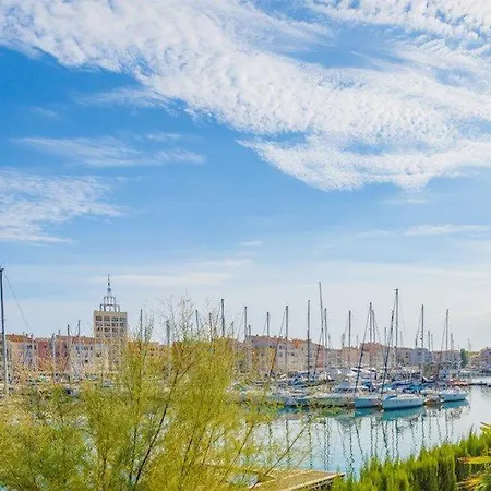 2 Bedroom For 6 Holiday home Agde